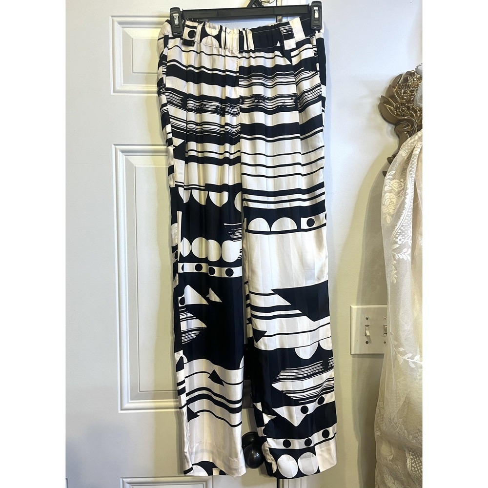 NWT Chico's Pants S 2R Black Off White Rayon Straight Leg Geometric Abstract